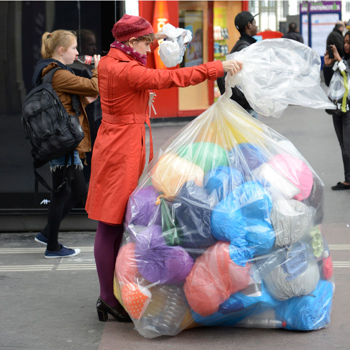 Cie Les Crayons / L'Artisanie - Aurélie Vilette - Moins de poubelles - Photo Bruno Cabanis